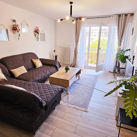 Logement Dans Residence - A 10 Km Du Centre Ville Et A 5 Minute Du Parlement Europeen Avec Parking Gratuit Hoenheim Luaran gambar