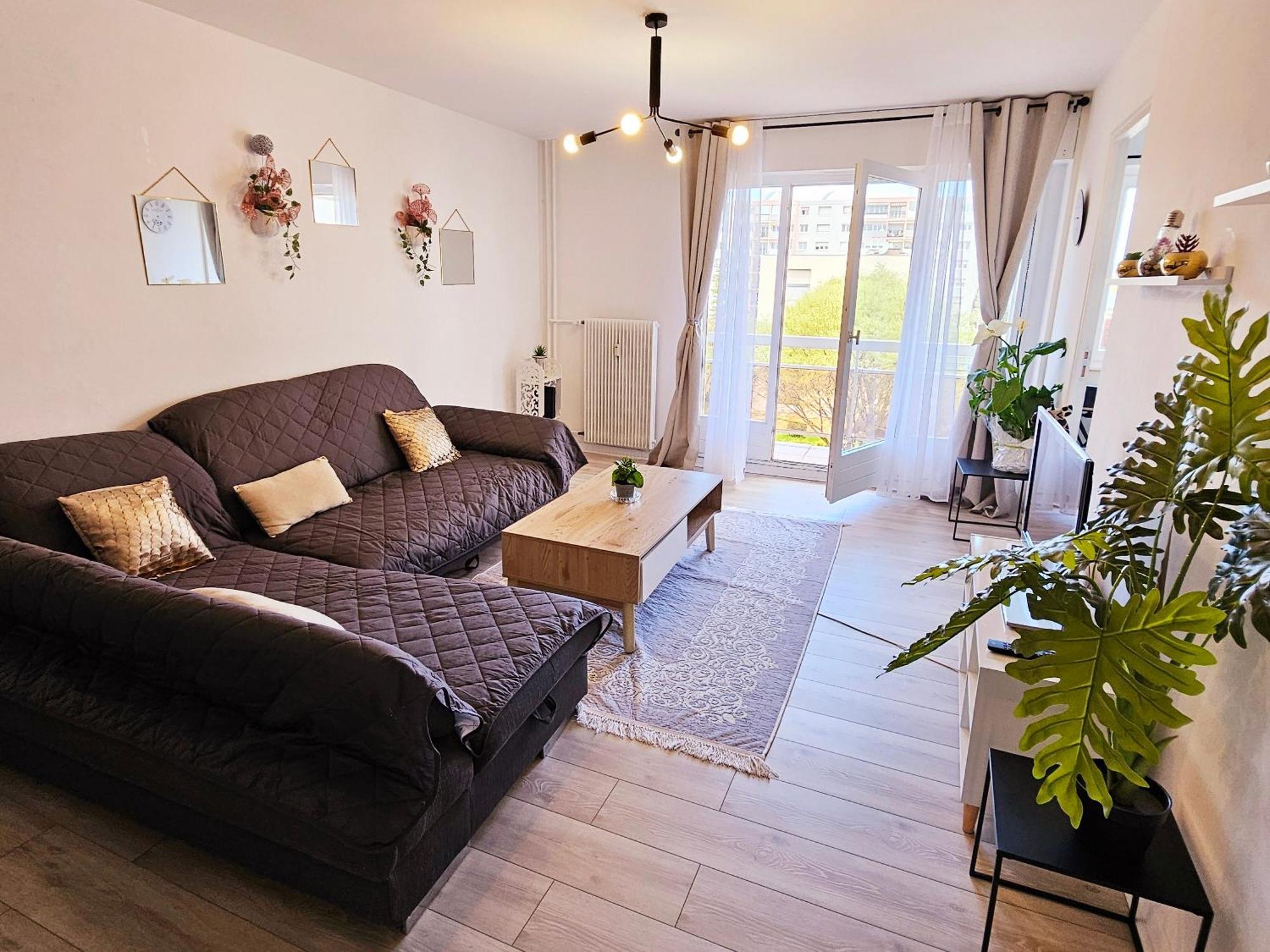 Logement Dans Residence - A 10 Km Du Centre Ville Et A 5 Minute Du Parlement Europeen Avec Parking Gratuit Hoenheim Luaran gambar