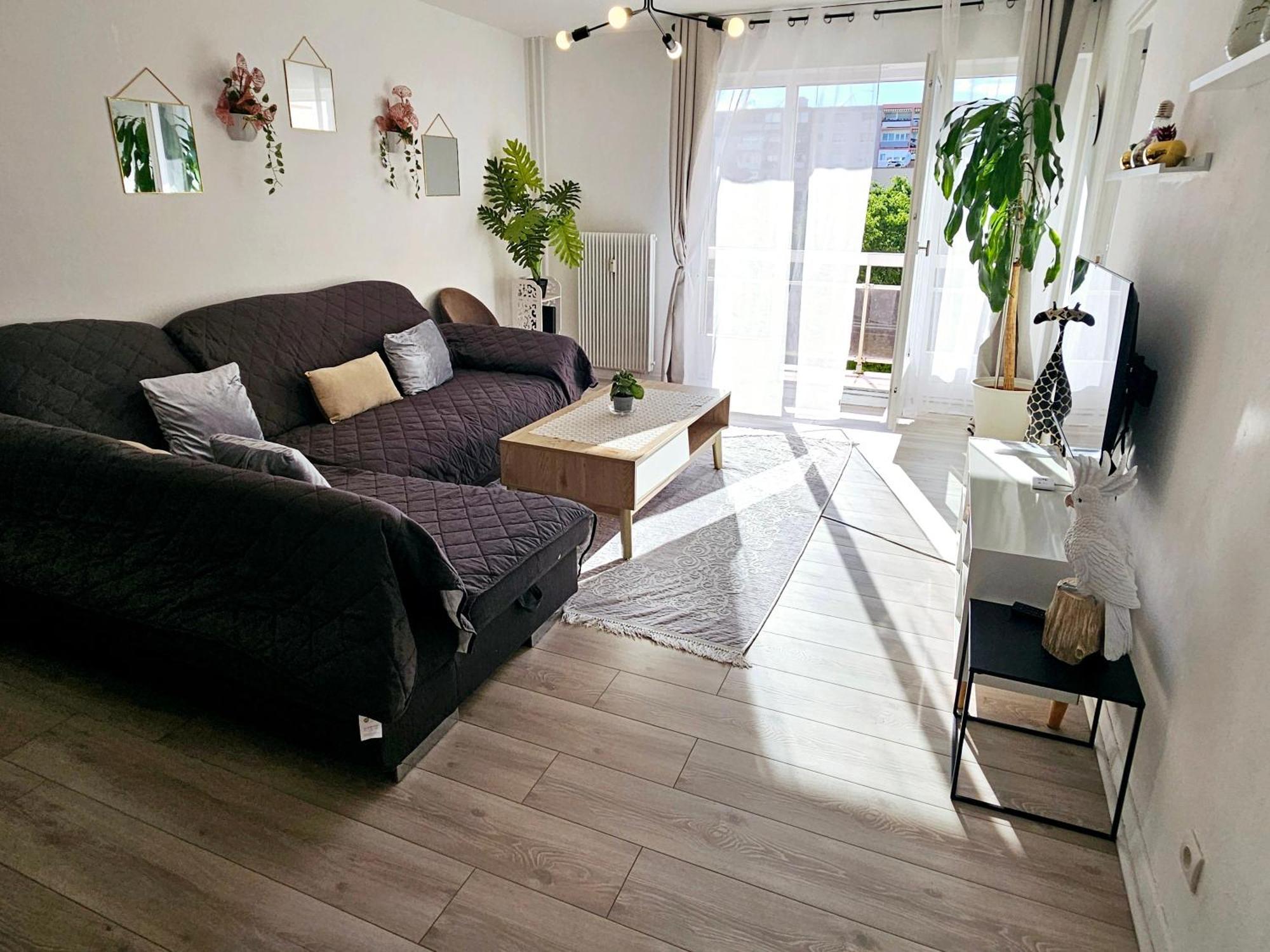 Logement Dans Residence - A 10 Km Du Centre Ville Et A 5 Minute Du Parlement Europeen Avec Parking Gratuit Hoenheim Luaran gambar